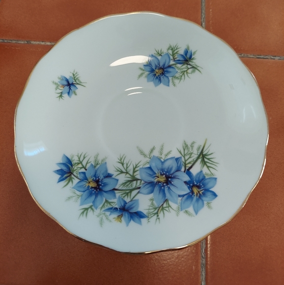 Colclough England Tea Cup & Saucer - Picture 7 of 11